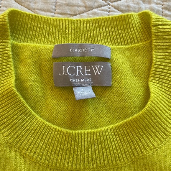 J. Crew Cashmere classic-fit crewneck sweater in Burnish Chartreuse S $128 BA400 - Picture 5 of 11